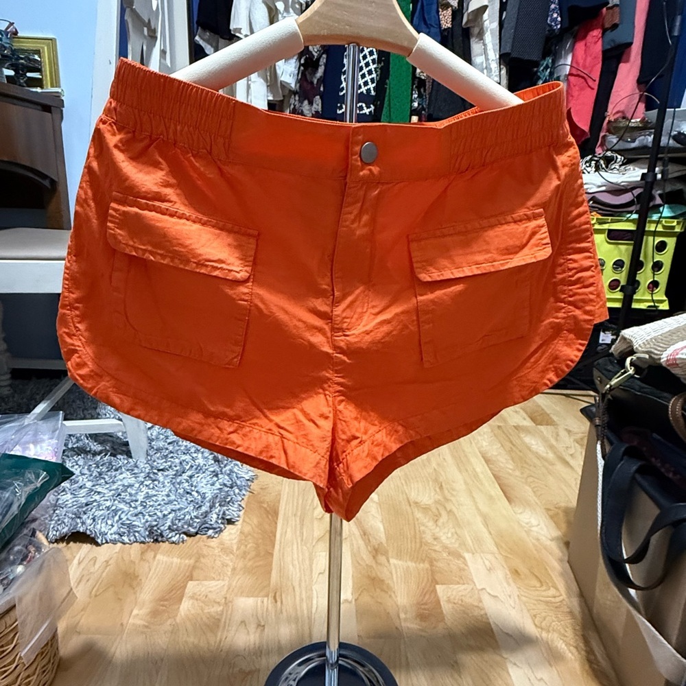 New With tag Urban Outfitters Bright Orange Short Size L - Picture 3 of 14
